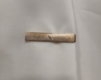 Clip para corbata Vintage Swank tono dorado texturizado con diseño de patrón diagonal de 1,5 pulgadas