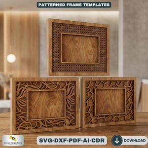 Può includere: Tre cornici in legno con intricati disegni a motivi. Le cornici sono rettangolari con un'apertura centrale per una foto. La cornice superiore ha un motivo intrecciato, mentre le altre presentano disegni floreali e geometrici. Il testo "PATTERNED FRAME TEMPLATES" è in alto.