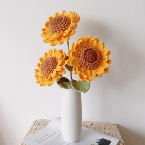 Handgemachtes Häkelblumenstrauß - Geschenk für Mama, Partner, Freunde, sich selbst. Romantische niedliche gehäkelte Blume