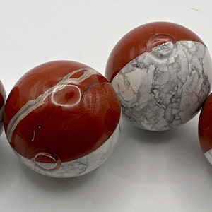 1PC 40mm Natural Red jasper/howlite Ball,Quartz Poke Ball,Crystal Poke Ball,Quartz sphere,Home Decoration,Mineral Specimens,Reiki Healing