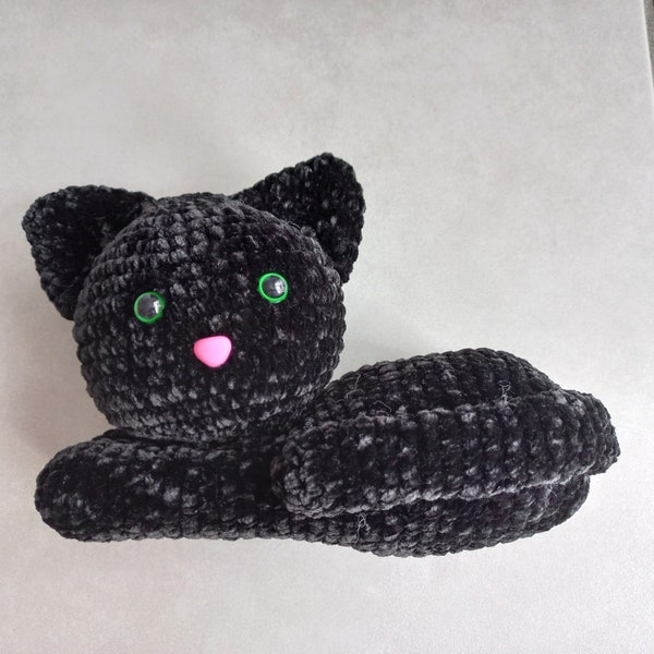 Doudou Chat noir couché fait main au crochet