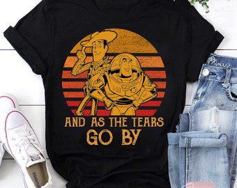 Y a medida que pasan los años por la camiseta, la camiseta de Toy Story de los mejores amigos, la camiseta de Toy Story