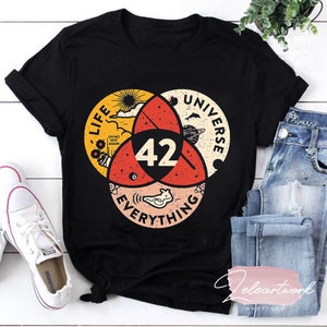 42 The Answer To Life The Universe And Everything Vintage T-Shirt, Funny Science Shirt, Life Universe Shirt
