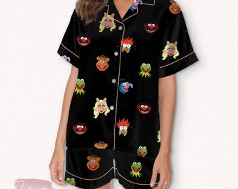 Muppet Set - Süßer Satin-Pyjama mit Kermit, Miss Piggy, Tier & mehr | Kuschelige Nostalgische Nachtwäsche für Muppet Show Fans
