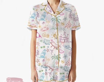 Cousins-strandset | Zijdezachte satijnen pyjamaset voor dames | Loungekleding met zomerstrandprint | Lichtgewicht kustnachtkleding | Cadeau-idee voor meidenreis