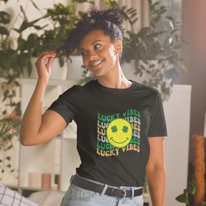 St Patricks Day - Lucky Vibes T-Shirt
