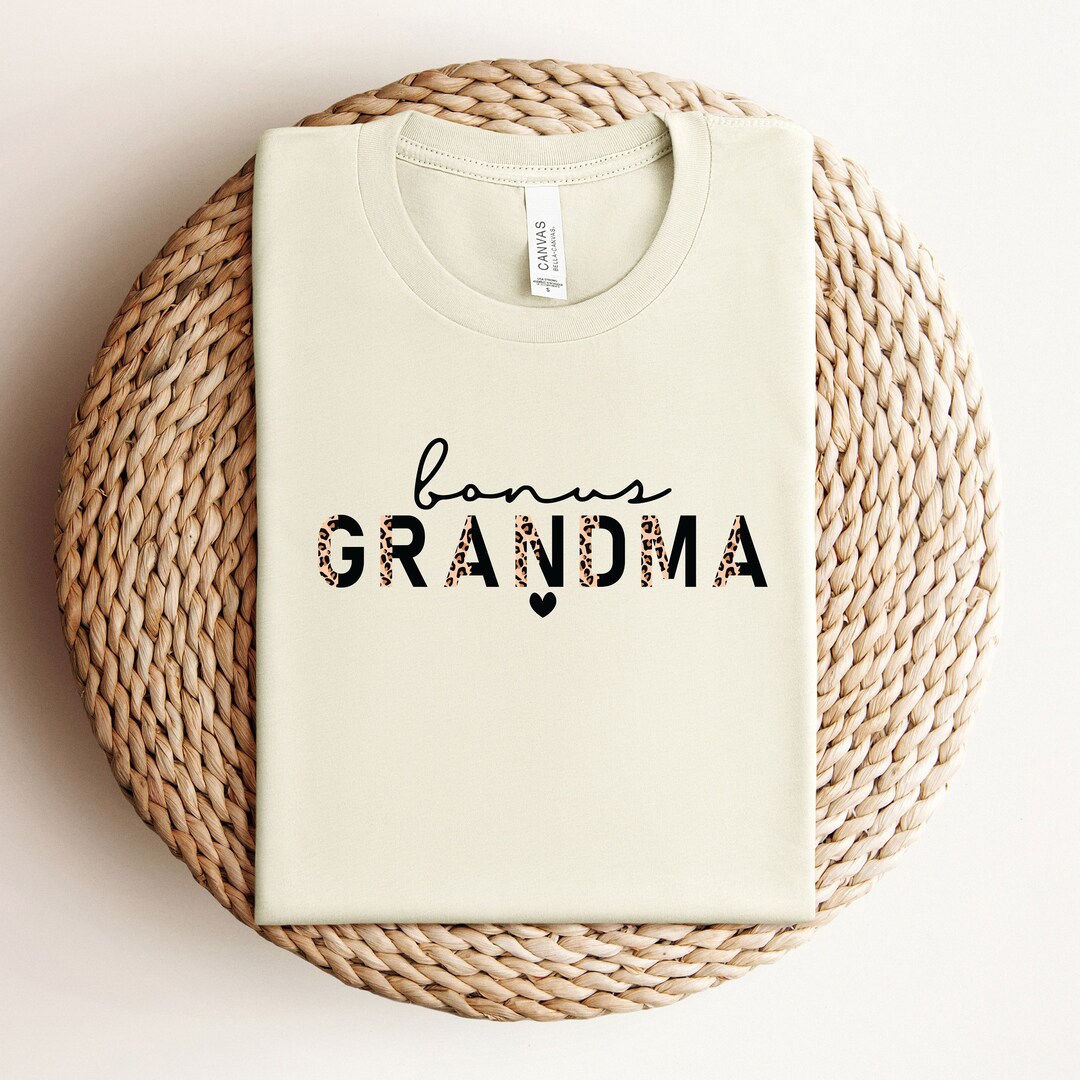 Taschenspiegel ‚Bonus Oma‘ – Beidseitig (Standard & Lupe), 6,5 Cm, Edelstahl, In Geschenktasche, Für Oma-Geschenke