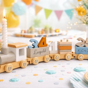 Trem de madeira personalizado para aniversário infantil, para meninos ou meninas, com nome e personalização.
