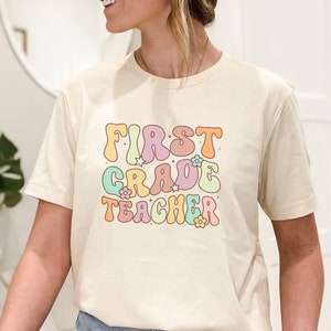 Retro First Grade Teacher Shirt Back To School TShirt Teacher Gifts Elementary School Teacher T-Shirt Cute 1st Grade Teacher Shirt