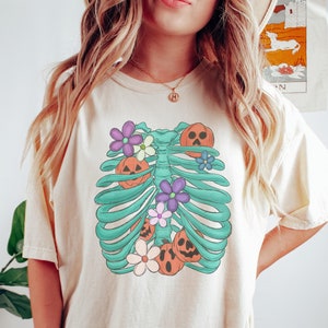 Comfort Colors Tshirt, Skeleton Shirt, Halloween Shirt, Funny Halloween Costume, Trick or Treat Shirt Women&#39;s Halloween Shirt Halloween Gift