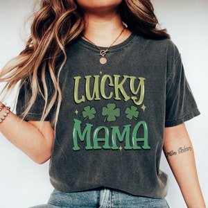 Comfort Colors Lucky Mama St Patricks Day Shirt, Retro St. Patrick&#39;s Day T-Shirt, St. Patty&#39;s Lucky Shirt Happy St Pattys Drinking Tee Irish
