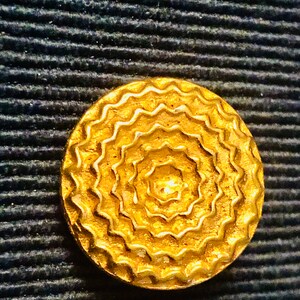 Boutons VINTAGES dorés de créateurs en métal de 1930 à 1950 image 10