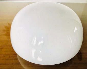 Lampada da soffitto o parete rotonda, mezza sfera, curva vintage, in opalino bianco, art deco, diametro 25 cm