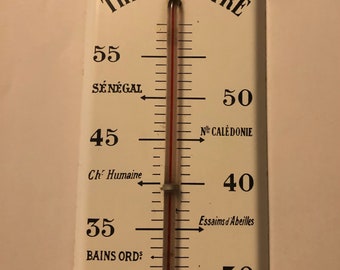 RARE Ancien et grand  thermomètre en tôle émaillée de 1910, avec mentions du Sénégal et Nouvelle Calédonie