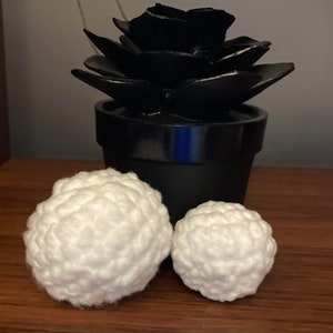 crochet amigurumi snowball