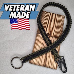 Llavero de paracord con asa de transporte, llavero táctico de servicio, regalo para oficiales penitenciarios, conserje veterano, llavero largo con mosquetón, Cobra