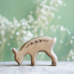 Jouet cerf en bois - Jouet en bois fauve - Figurine en bois fauve - Ensemble de figurines animaux de la forêt - Jouets animaux en bois