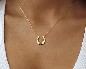 Collier fer à cheval, pendentif fer à cheval porte-bonheur, collier à breloques fer à cheval, collier prénom fer à cheval personnalisé, bijoux équestres, collier porte-bonheur