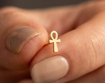 Boucles d'oreilles Ankh, bijoux croix égyptienne minimalistes, boucle d'oreille clé de vie, cadeau de l'Egypte ancienne, symbole de protection, cadeau bohème pour elle