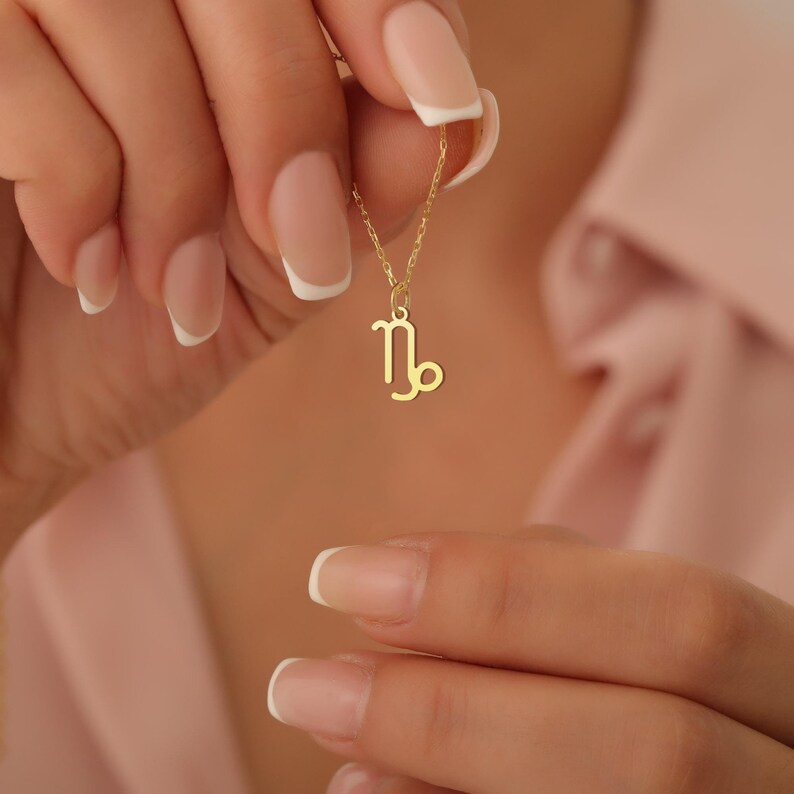 Personligt horoskophalsband, stjärnteckenshalsband, astrologihalsband, skytthalsband, stenbockshalsband, vattumannen, fiskarna, väduren bild 1