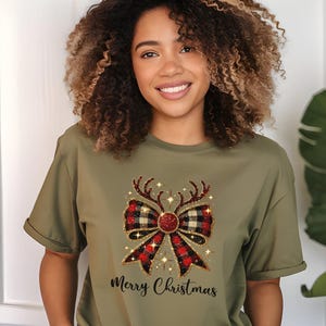 Camisa con lazo coqueto, colores cómodos, camisa de reno navideño, cuello redondo festivo para mujer, remera a cuadros navideña, remera festiva, remera navideña