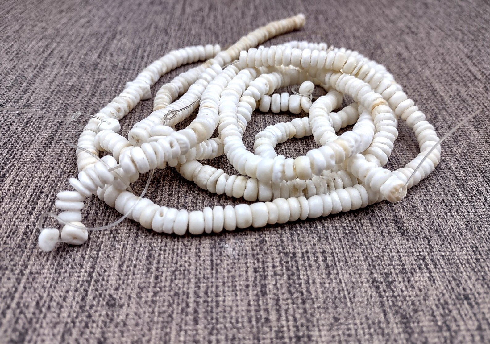 White Puka Style Seashells Drilled Strand (1 Strand Approx. 16 Inches X ...