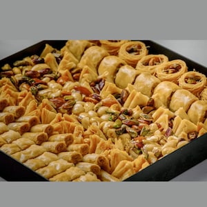 Assorted Baklava, 900 gr, Traditional Sweet Pastry Gift
