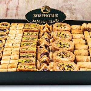 Assortiment de festins de baklavas, boîte Dream Team, 1 kg image 1