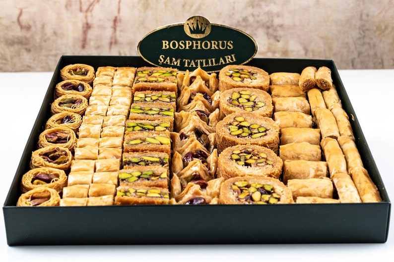 Assortiment de festins de baklavas, boîte Dream Team, 1 kg image 1