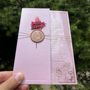 Acrylic Quinceañera invitation, Rose gold foil print, Pink pearl half envelope, Pink Wax seal (List price is valid for 100 pieces or more)