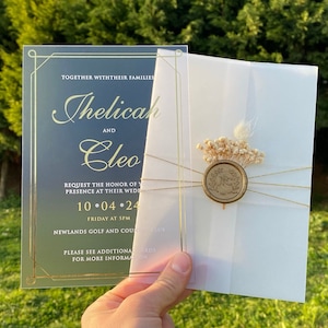 Gefrostete Acryl Hochzeitseinladung, Hochzeitseinladung, Acryl Hochzeitseinladung, Pergamentverpackung, Foliendruck, Wachssiegel und Trockenblumen