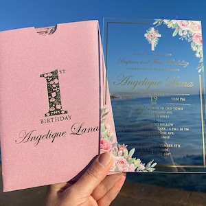 Batismo e primeiro aniversário, primeira comunidade sagrada, convite acrílico para batismo, convite floral, envelope pérola rosa, impressão em folha de ouro
