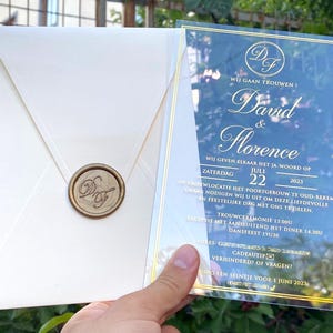 Invitación de boda acrílica, Invitación de boda, Tarjeta de invitación, Invitación de acrílico transparente, Sobre marfil, Impresión en lámina dorada, Sello de lacre dorado
