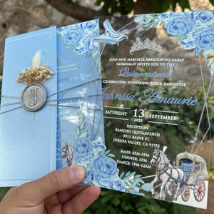 Assepoester Quinceañera uitnodiging, Assepoester uitnodiging, Quinceanera uitnodiging, blauwe bloemen uitnodiging, acryl kweepeer uitnodiging, uitnodigen