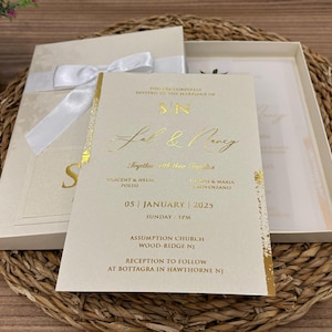 Invitación de boda con perla marfil impresa en papel dorado, caja de invitación con perla marfil, invitación de boda con perla marfil, invitación de boda en caja