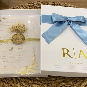 Boxed Hochzeitseinladung . Hochzeitseinladung aus Acryl, Hochzeitseinladung, Acryleinladung durchsichtig, Elfenbeinfarbene Einladungsbox mit blauem Band