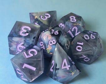 Zestaw ręcznie robionych kości żywicznych: Ostre kostki DnD do gier RPG
