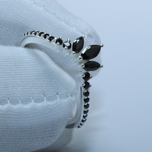 925 Silver Curved Band Sun Ring, Black Onyx Ring, Jacket Stackable Rings, Curve Ring, Ring Stack Unique Ring, Curved Matching Band FOR Her