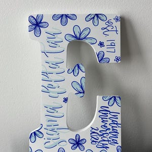 Aangepaste studentenvereniging brief decor | Groot cadeau, zusterschap, universiteitsnaam | Met de hand geschilderd en aanpasbaar