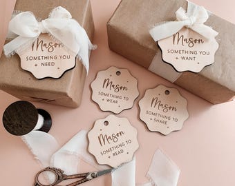 Etiqueta de madera ondulada personalizada para algo / etiquetas de regalo / etiqueta de Navidad / Quiero Necesitar Leer Usar Compartir / Etiqueta de regalo de madera reutilizable / Etiqueta significativa