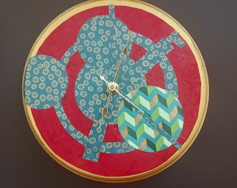 Decoupaged clock