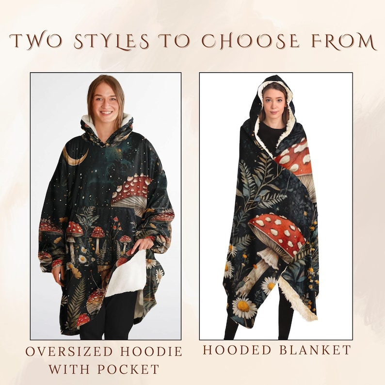Puede incluir: Dos estilos de mantas con capucha con estampado de setas y bosque. El primer estilo es una sudadera con capucha de gran tama&ntilde;o con bolsillo. El segundo estilo es una manta con capucha. Ambos estilos son negros con forro de sherpa blanco.