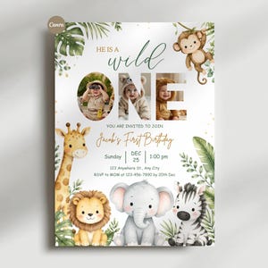 Op de afbeelding: Een verjaardagsuitnodigingskaart met aquarel jungle-dieren zoals een giraf, leeuw, olifant, zebra en aap. De tekst luidt HE IS A wild ONE, Jacob's First Birthday, Sunday DEC 25 1:00 pm, 123 Anywhere St., Any City, RSVP to MOM at 123-456-7890 by 20th Dec.