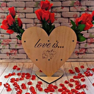 Suporte de flores em formato de coração com vasos - arquivos vetoriais DXF e SVG para corte e gravação a laser. Presente perfeito para o Dia dos Namorados ou 8 de março!