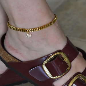 6mm Curvy Chain Anklet with M letter Charm