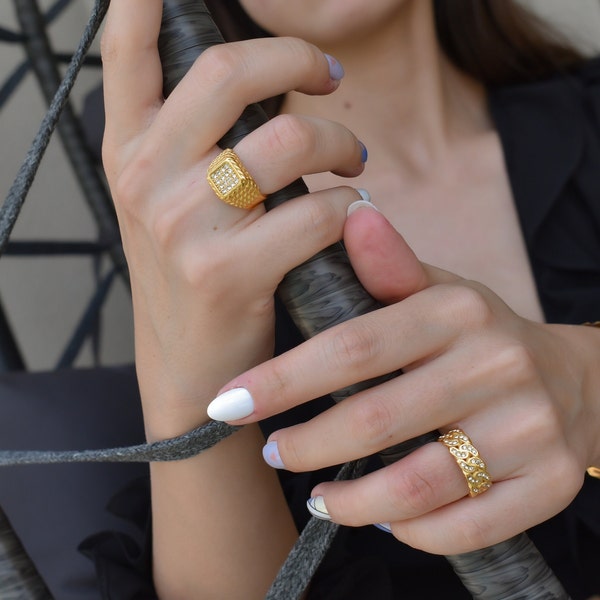 Ensemble de bagues magnifiques bague en zirconium qui brillent de mille feux en or jaune pour femme, bague tête carrée faite main avec halo de diamants pour son cadeau de Noël