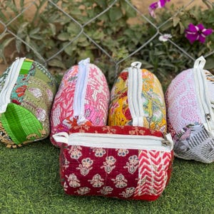 Bolsa de maquillaje personalizada con estampado de bloques, neceser acolchado, neceser de algodón con parches vintage, neceser de regalo para ella