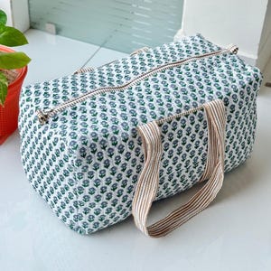 Personalized Women's Quilted Weekender Bag/Groomsmen Gift/Vintage makeup Kit/Shoulder Travel Bag/Bohemian Duffle Bag/Luggage Bag/Cotton Bags