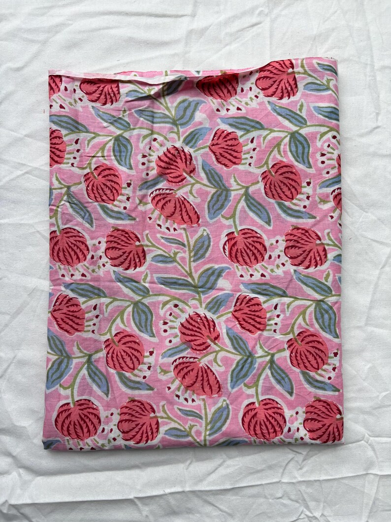 Handmade Heart Shaped Quilted Tote Bag, Pink Patchwork Tote Bag, Aesthetic Bag Book Lover Gift, Shoulder Bag With Inner Pocket, Gift for Her Bag 10