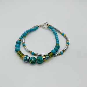 Turquoise and metallic mixed bead bracelet